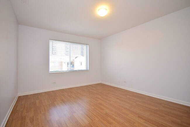 Building Photo - 5351 N East River Rd