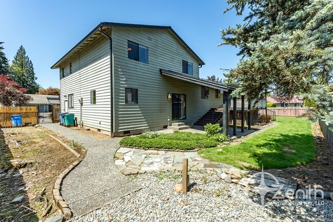 Building Photo - 9313 NE 81st Ave