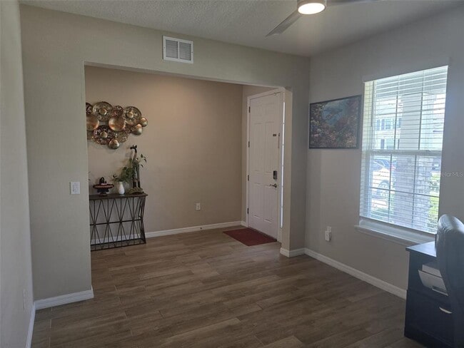 Building Photo - 10912 Honor Rd