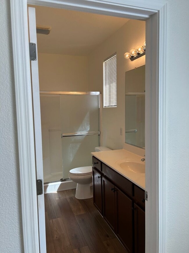 Building Photo - **READY FOR MOVE IN** Single Story Home in...