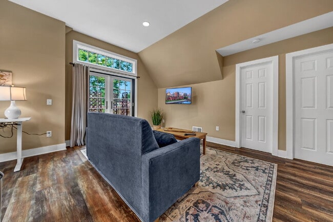 Building Photo - Furnished 1-Bedroom Upper Apartment on Main St