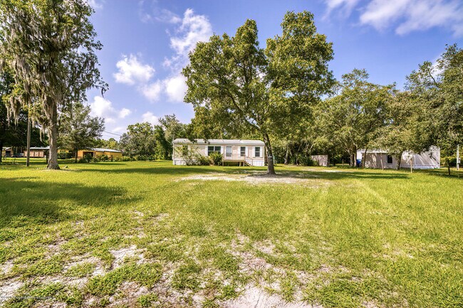 Building Photo - 14820 Aubrey Ave