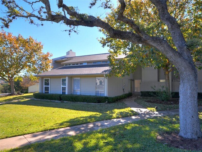 Building Photo - 100 Lido Cir