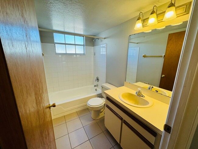 Building Photo - 3 Bedroom/2 bathroom Condo in Kissimmee!!