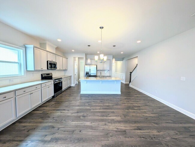 Building Photo - Barrington Dream Home