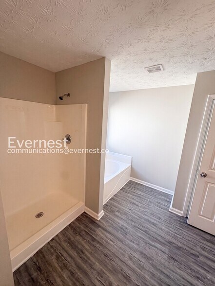 Building Photo - 7035 Setters Way
