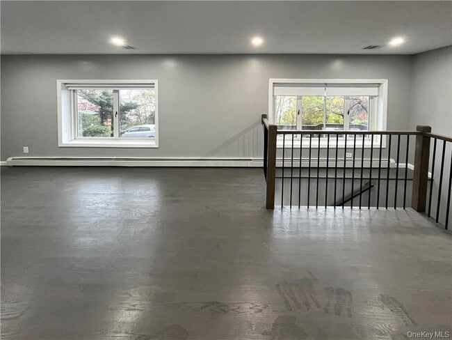 Building Photo - 31 Riverside Ave