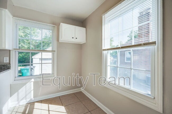 Building Photo - 3918 Odin Ave