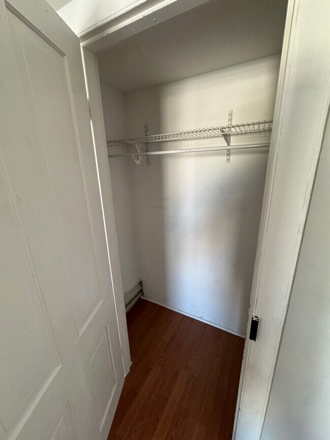 Building Photo - 1041 Dreher Ave