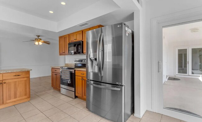Building Photo - 2935 S Mollera