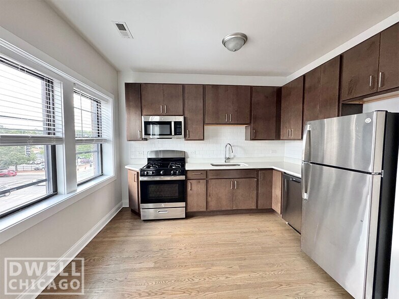 Building Photo - 3409 W Fullerton Ave