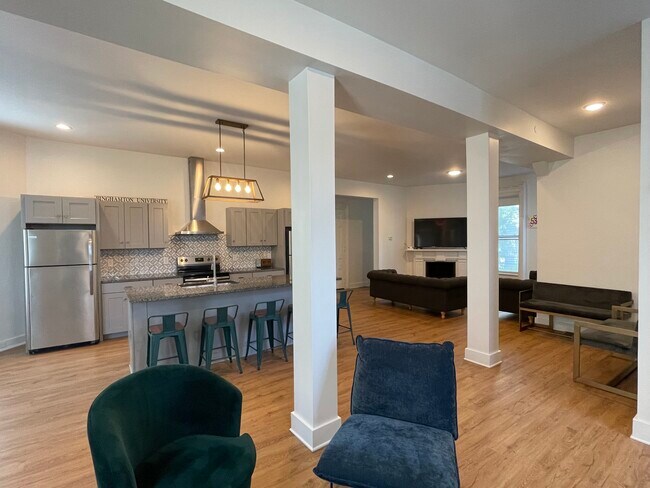 Building Photo - 53 Main St