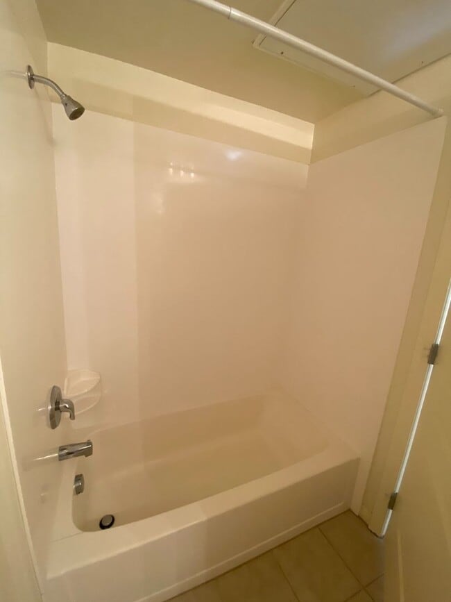 Building Photo - Beautiful, 2 story penthouse loft at the M...