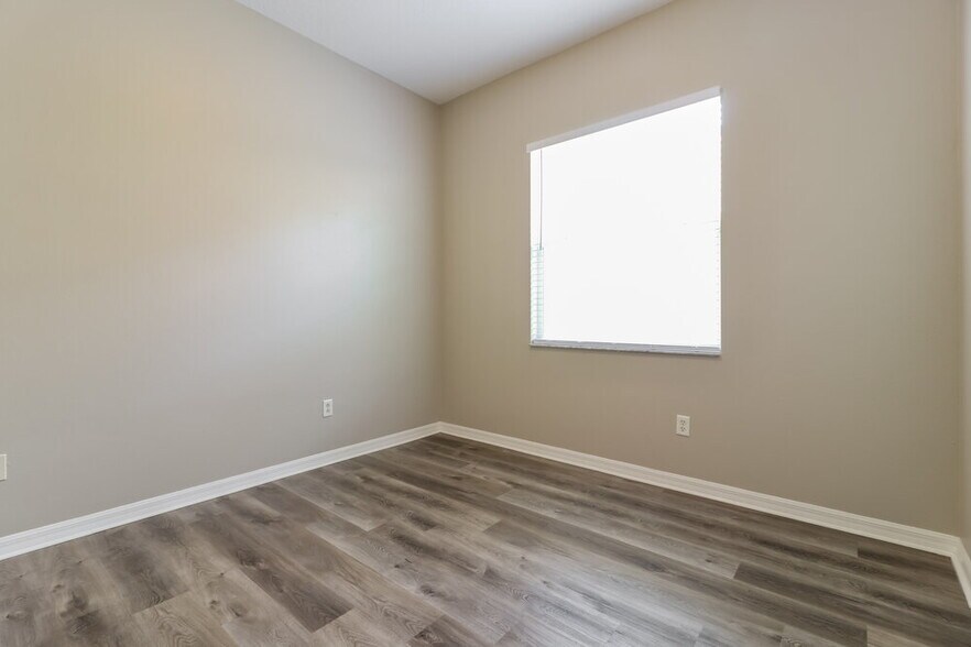 Building Photo - 30721 Pumpkin Ridge Dr