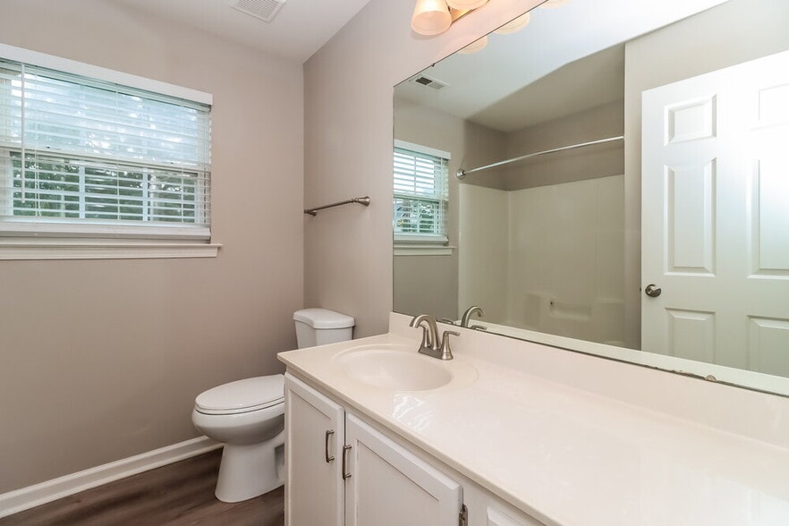 Building Photo - 2432 Acadia Ct