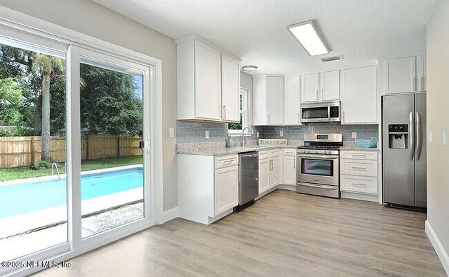 Building Photo - 14443 Stacey Rd