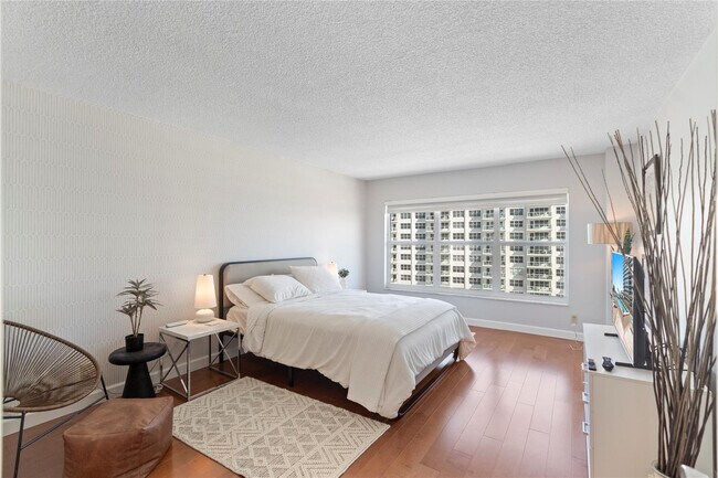 Building Photo - 3500 Galt Ocean Dr