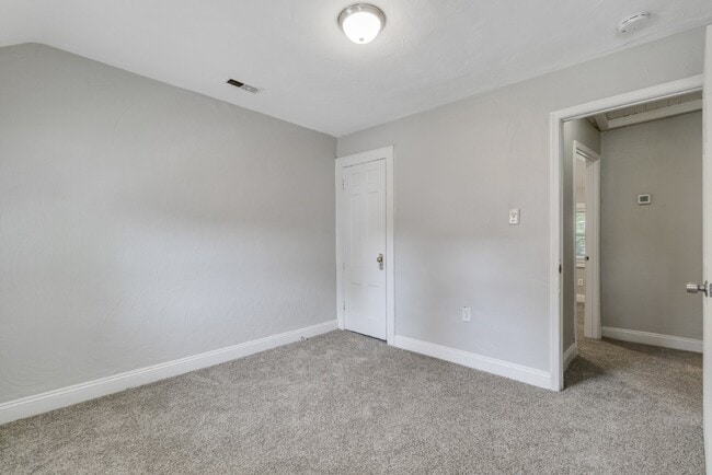 Building Photo - PORTSMOUTH TOWNHOME - 2 BED, 2 FULL BATH FOR RENT BY PMI VIRGINIA