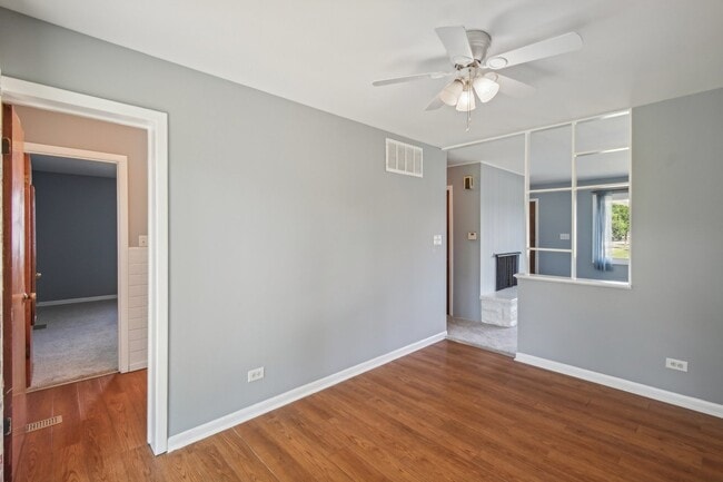 Building Photo - 116 Tower Ln