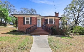 Building Photo - 102 Church St