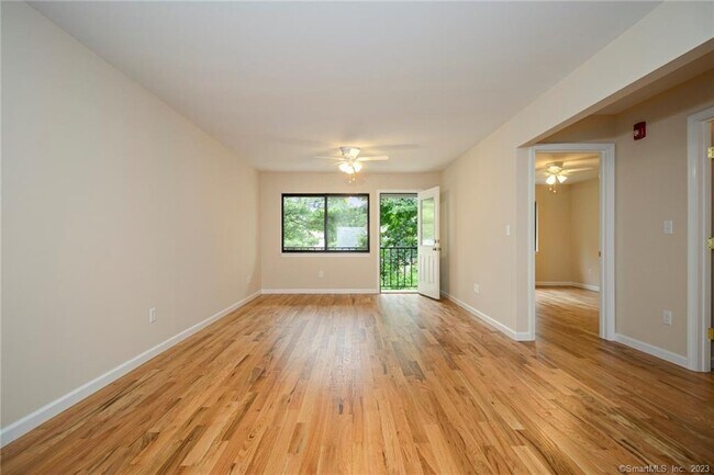 Building Photo - 685 Success Ave