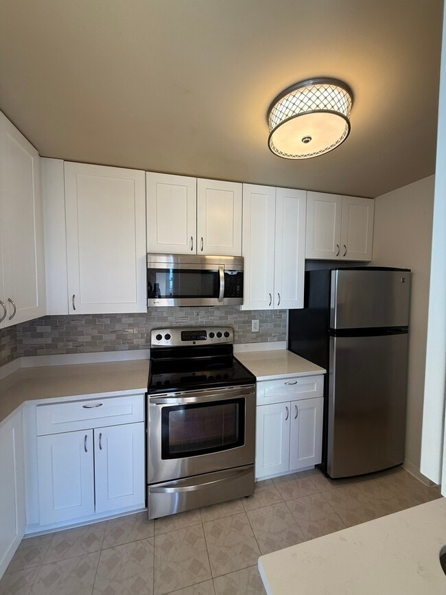 Building Photo - 401 E Ontario St