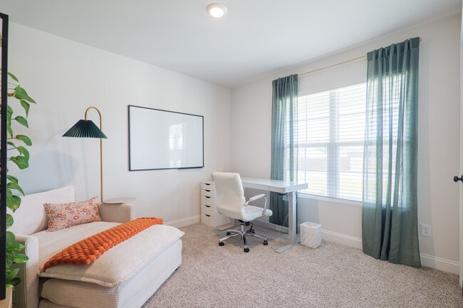 Building Photo - 3021 Reynolda Dr