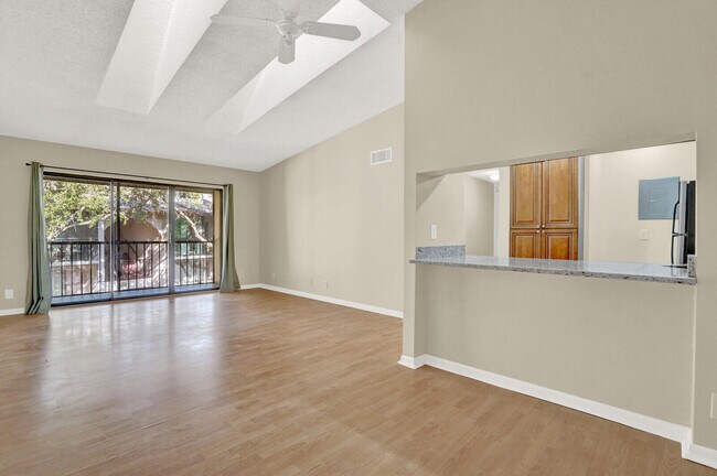 Building Photo - 206 Foxtail Dr