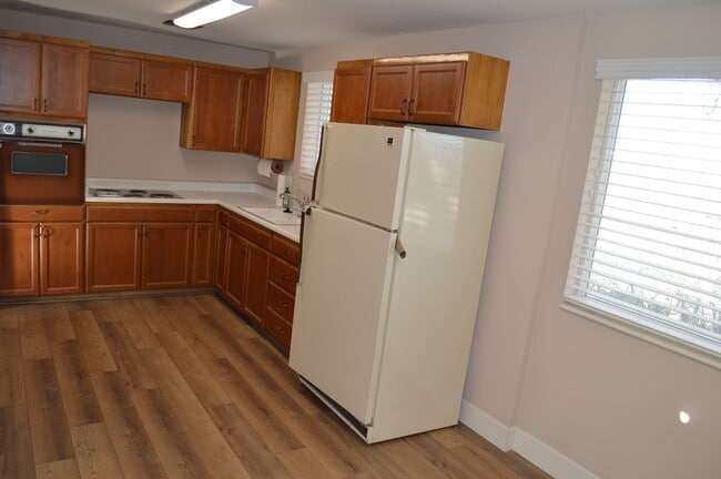 Building Photo - Beautiful Home in Excellent Murray Location!