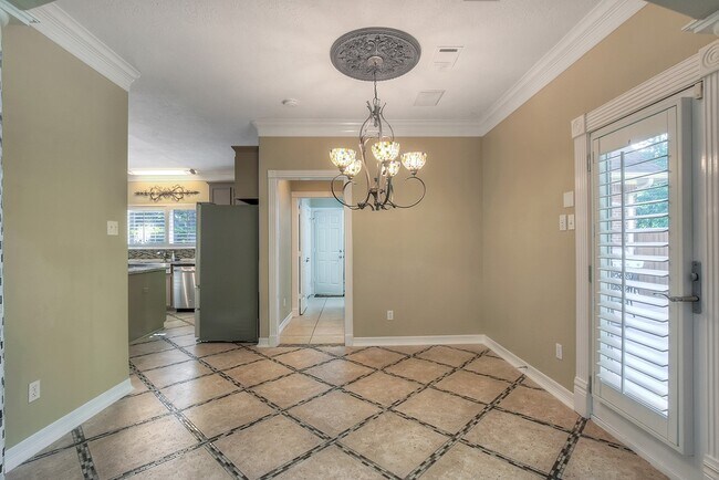 Building Photo - 10819 Lake Windcrest Blvd