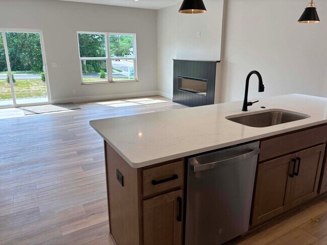 Building Photo - Brand-New Townhomes Near 5 Mile & East Beltline
