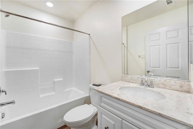 Building Photo - 7209 N Chestnut Ln