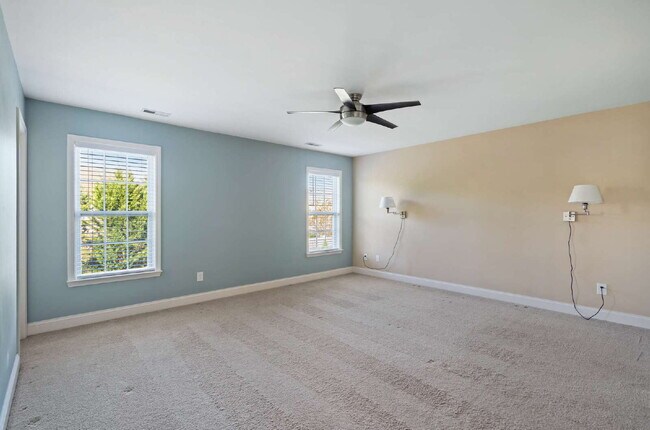 Building Photo - Charming 4-Bed Home in Durham with Fenced-...