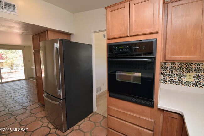 Building Photo - 6902 E Big Bear Dr