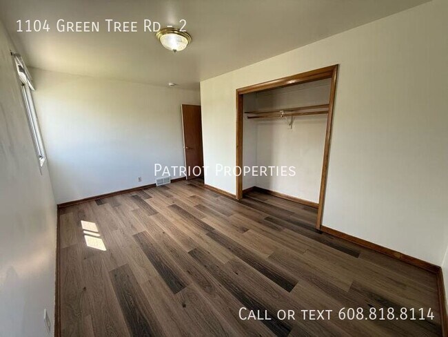 Building Photo - 1104 Green Tree Rd