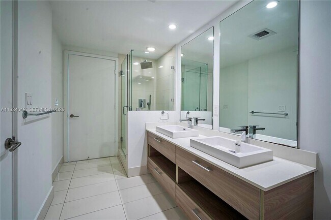 Building Photo - 1300 S Miami Ave