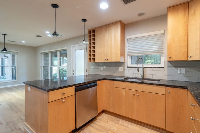 Building Photo - 3903 Dunleer Ct