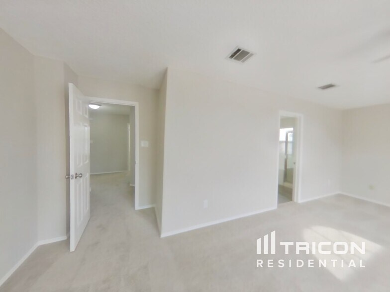 Building Photo - 1806 Aster Pass