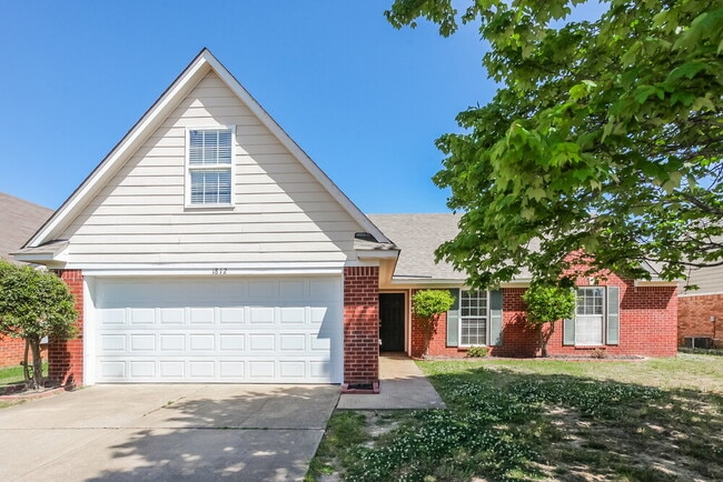 Building Photo - 1812 Cherry Creek Dr