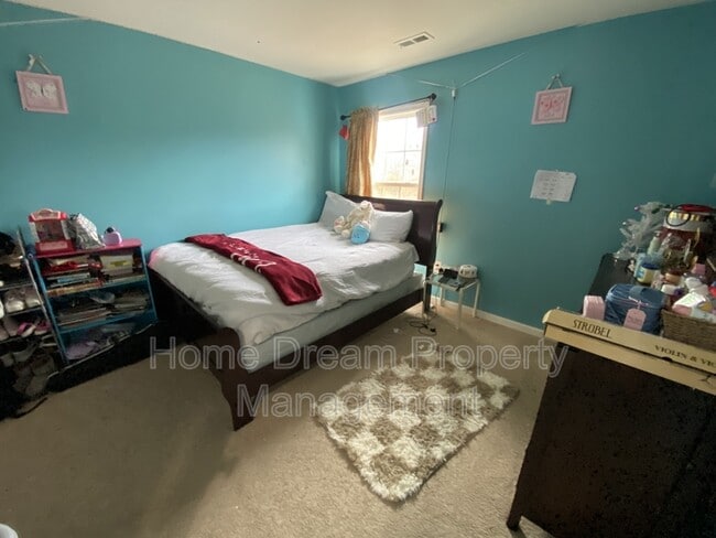 Building Photo - 11212 Katerina Dr S