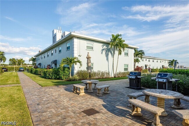 Building Photo - 3322 N Key Dr