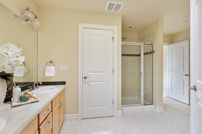 Building Photo - 351 Lind Ave NW