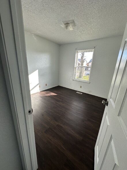 Building Photo - 12919 E 31st Ct