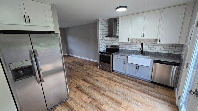 Building Photo - 2 bedroom/1.5 bath Townhouse  Kingsport, TN