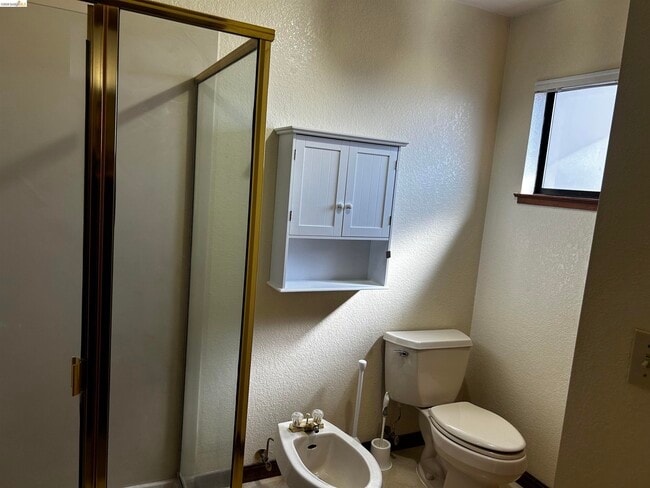 Building Photo - 5593 Drakes Dr