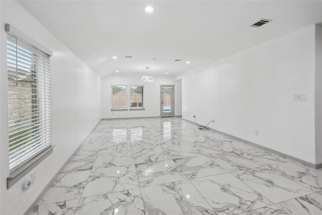 Building Photo - 7122 Telford Holw Trl