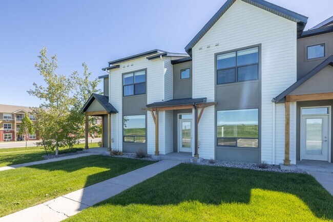 Building Photo - 3380 Davis Ln