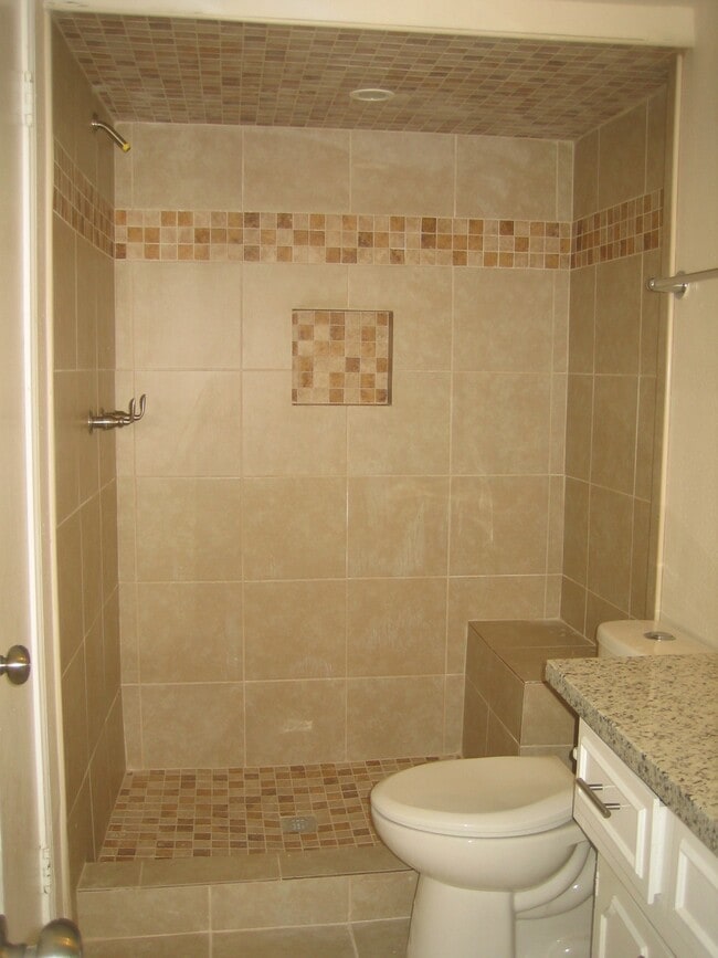 Building Photo - 10426 Sagebluff Dr