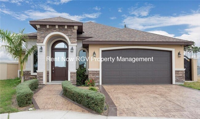 Building Photo - 2206 Liverpool Dr