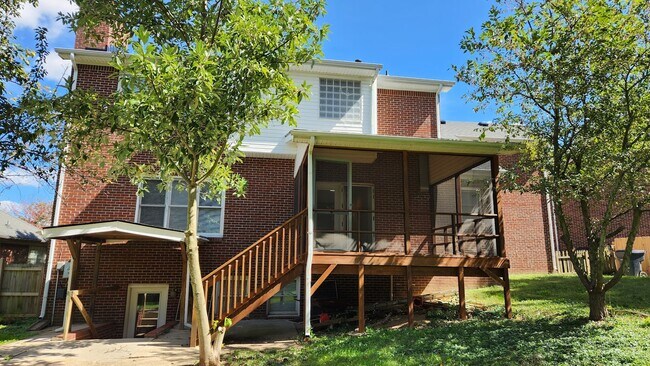 Building Photo - 3305 Mallory Cir